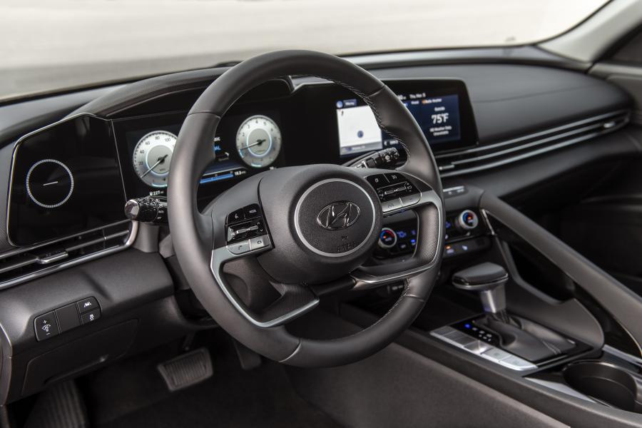 Панель приборов Hyundai Elantra (CN7) 2020 года  (NA) (фото 28 из 67)